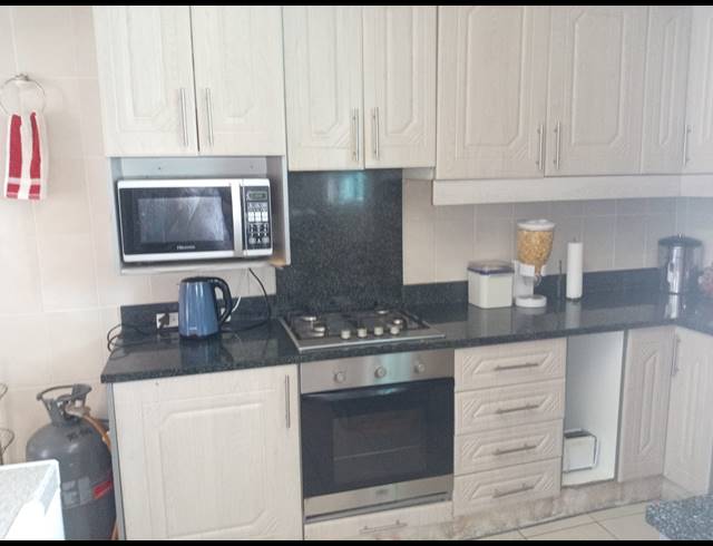 3 BEDROOM HOUSE FOR SALE IN UMLAZI Z